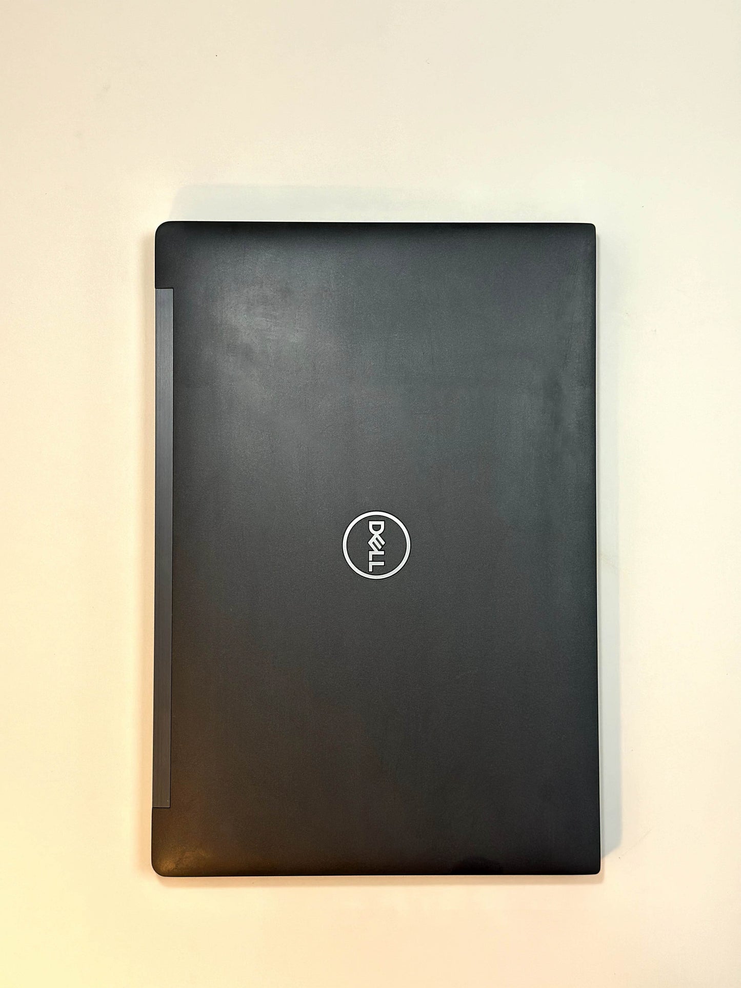 Pre-Owned Dell Latitude 7390 13.3" Touch 2-in-1 (Intel Core i7-8th Gen, 16GB RAM, 512GB NVMe SSD) – Grade A | 1-Year Warranty + Free Bag, Mouse & Pad | Qatar Fast Delivery