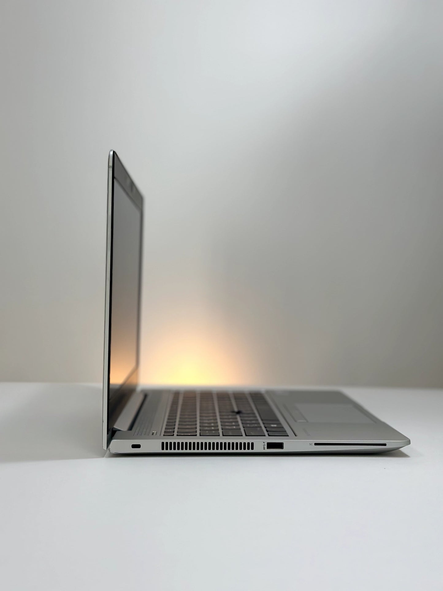 Pre-Owned HP EliteBook 840 G5 14" Touch (Intel Core i5-8th Gen, 16GB RAM, 512GB NVMe SSD) β Grade A | 1-Year Warranty + Free Bag & Mouse | Qatar Fast Delivery