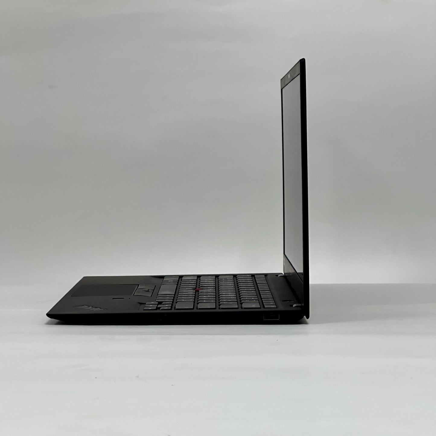 Pre-Owned Lenovo ThinkPad X1 Carbon 14" (Intel Core i7-8th Gen, 16GB RAM, 512GB NVMe SSD) – Grade A | 1-Year Warranty + Free Bag | Qatar Fast Delivery