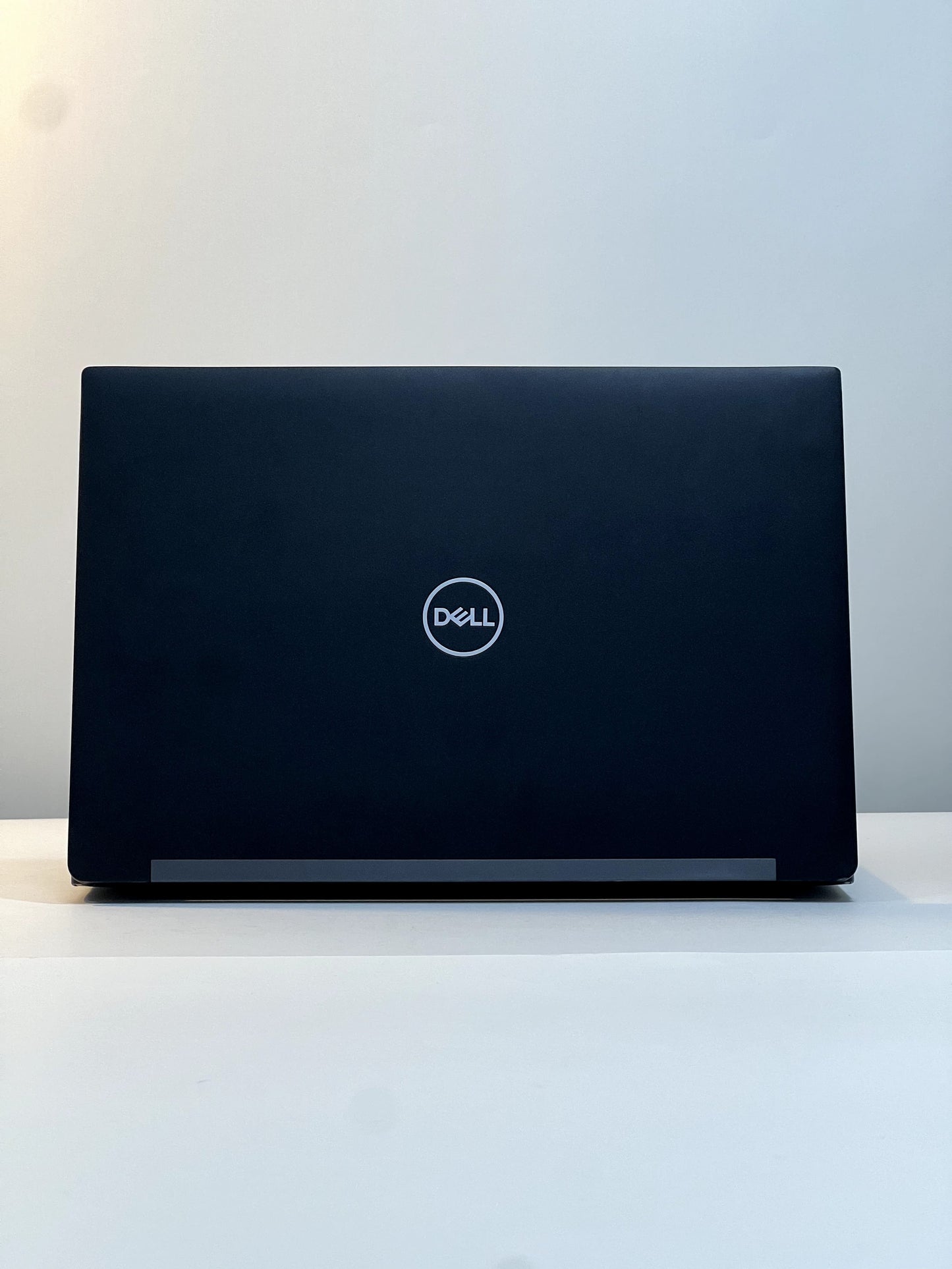 DELL Latitude 7480, 14" ,Intel Core i5, 8gb RAM, 256gb SSD NVMe